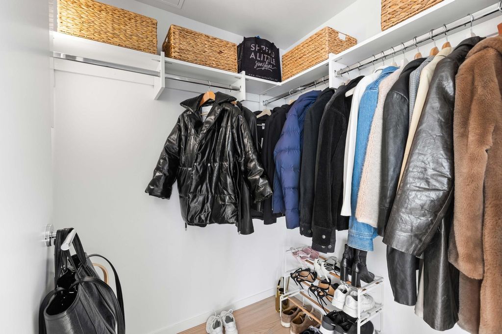 listing image 1101570551794269267