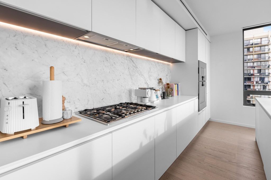 listing image 1109573758898814238