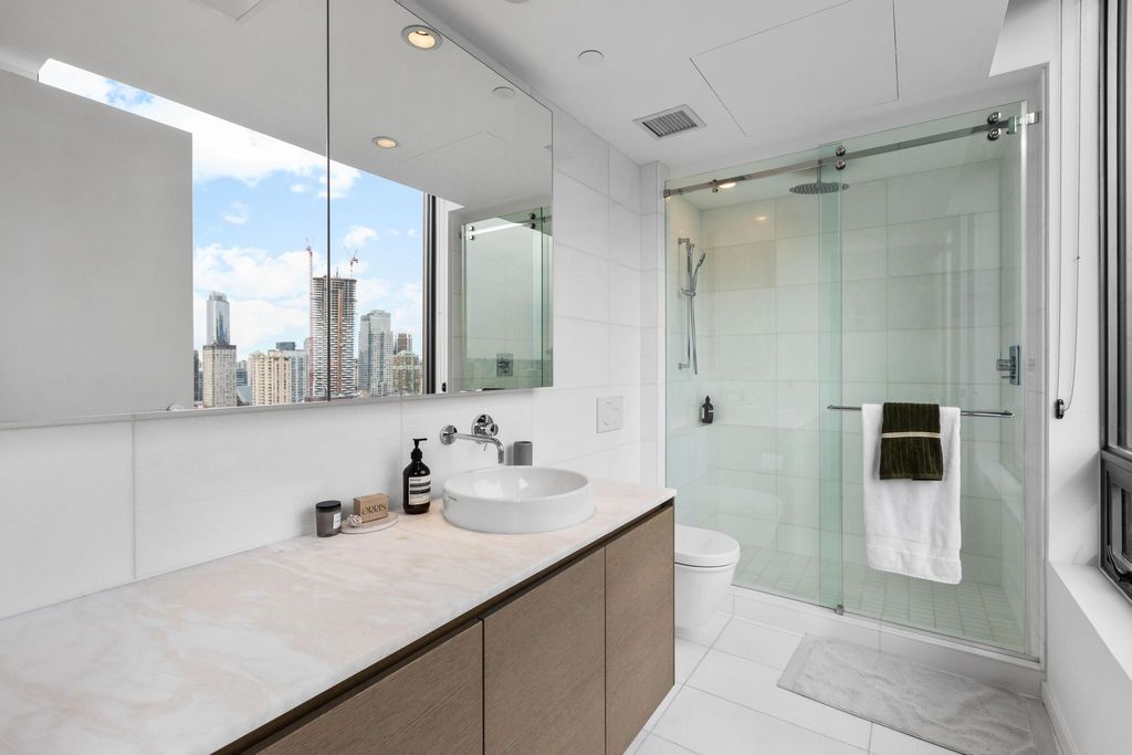 listing image 1103363970234801446