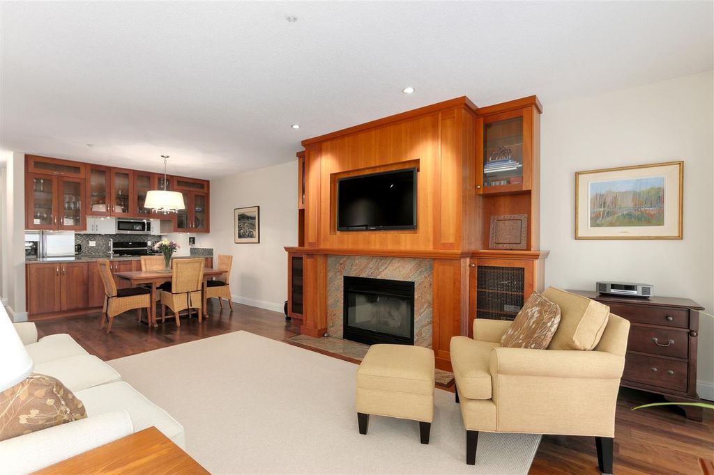 listing image 1104552194284593213