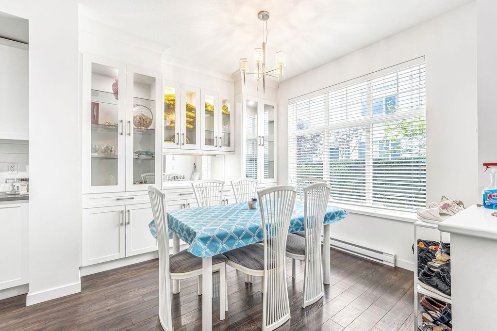 listing image 1102817035011758736