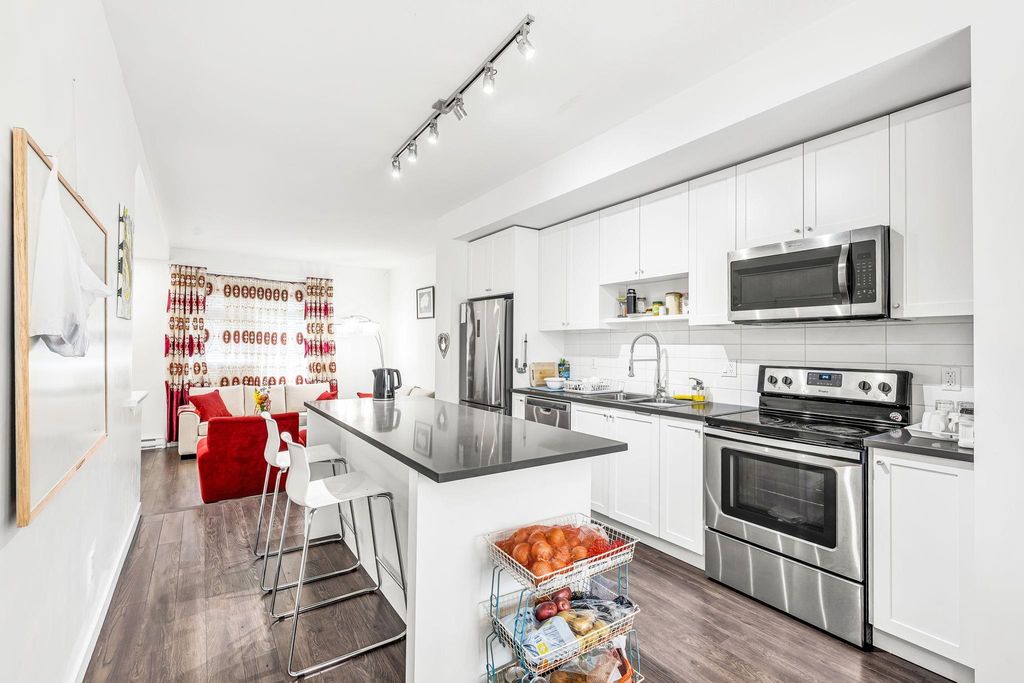 listing image 1109413852624482432