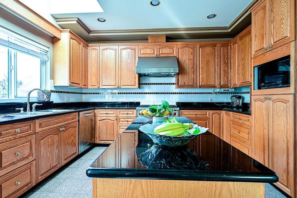 listing image 1108265953630880901