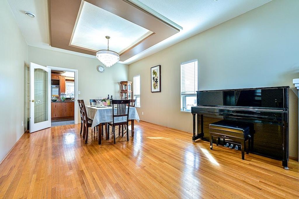 listing image 1102495471652247661