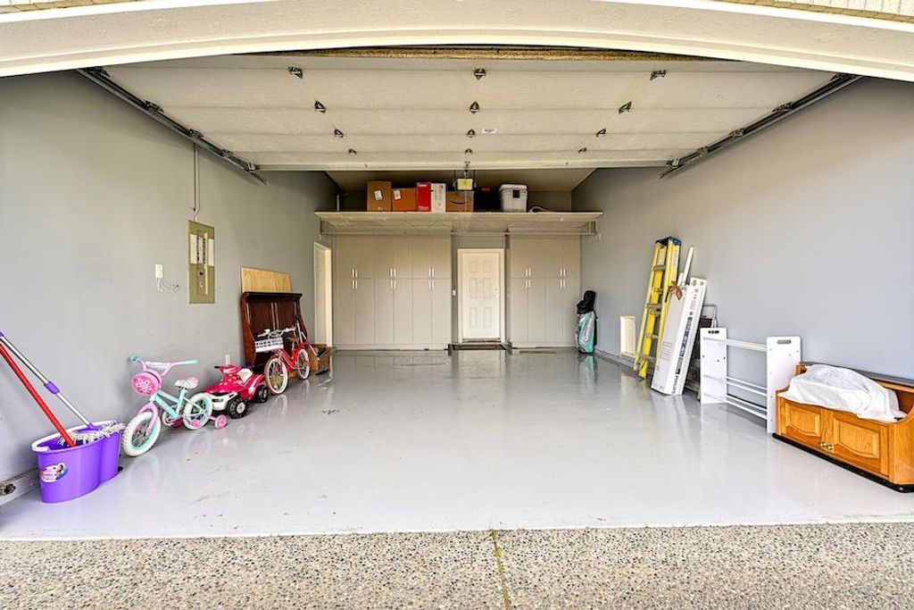listing image 1106047609966984931