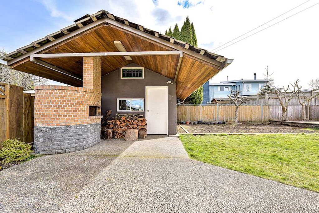 listing image 1104138039847700424