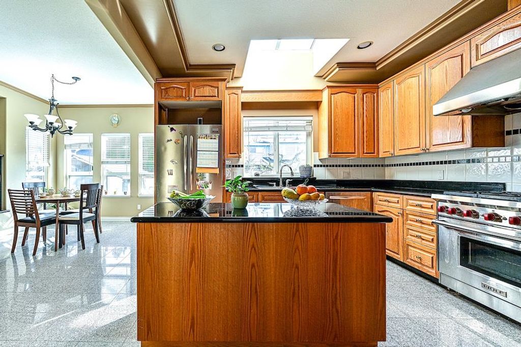 listing image 1105017316545066874