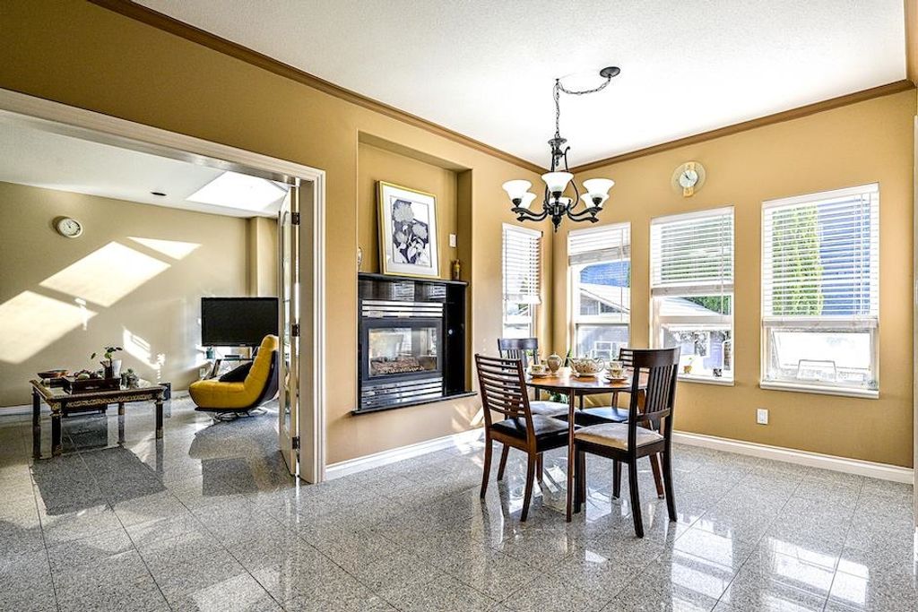 listing image 1105385217055124555