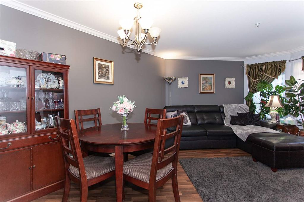 listing image 1102162295917725758