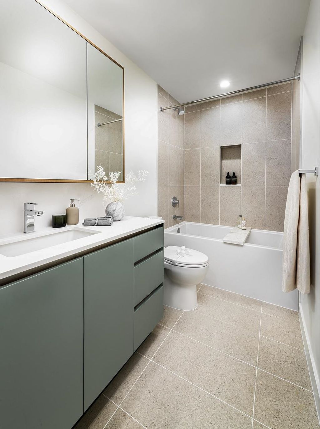 listing image 1106545493361983240