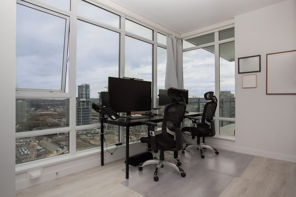 listing image 1107940094420436477