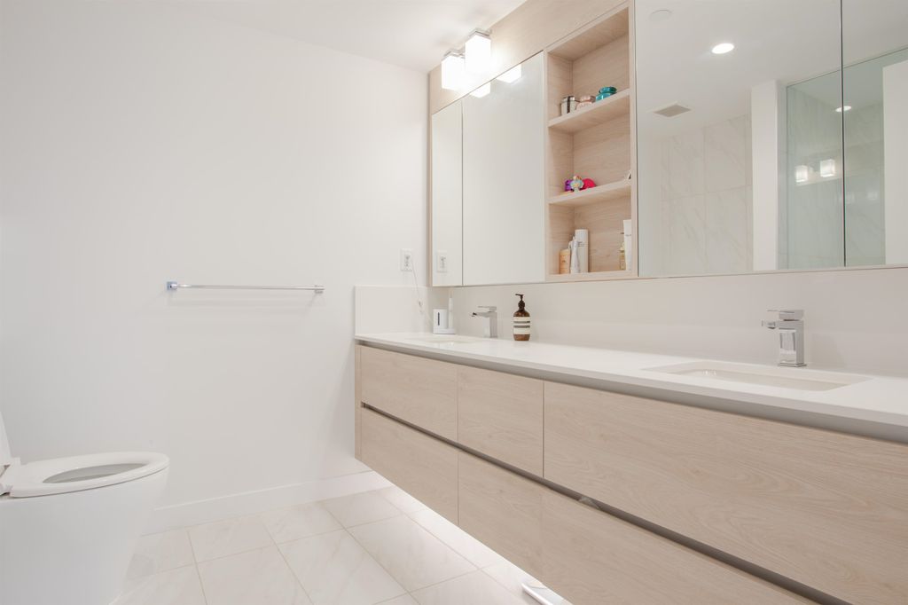 listing image 1104752468514649998