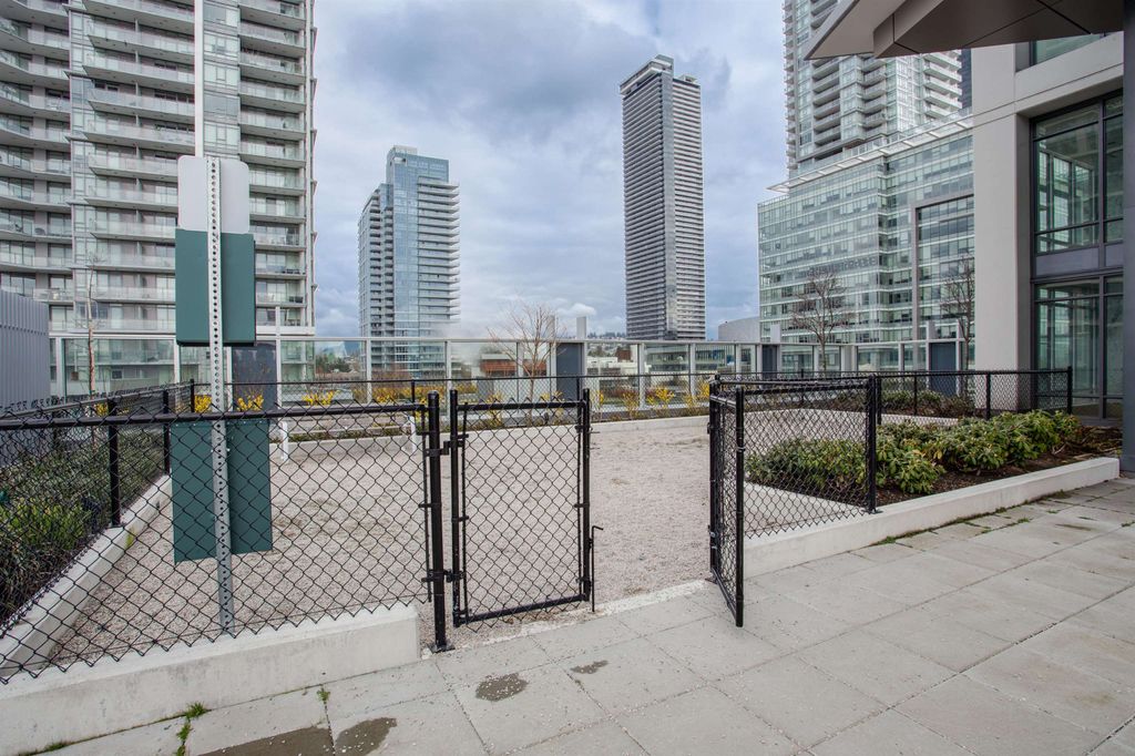 listing image 1100243978217906687