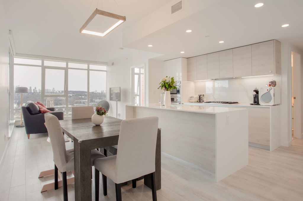 listing image 1105886218525931593
