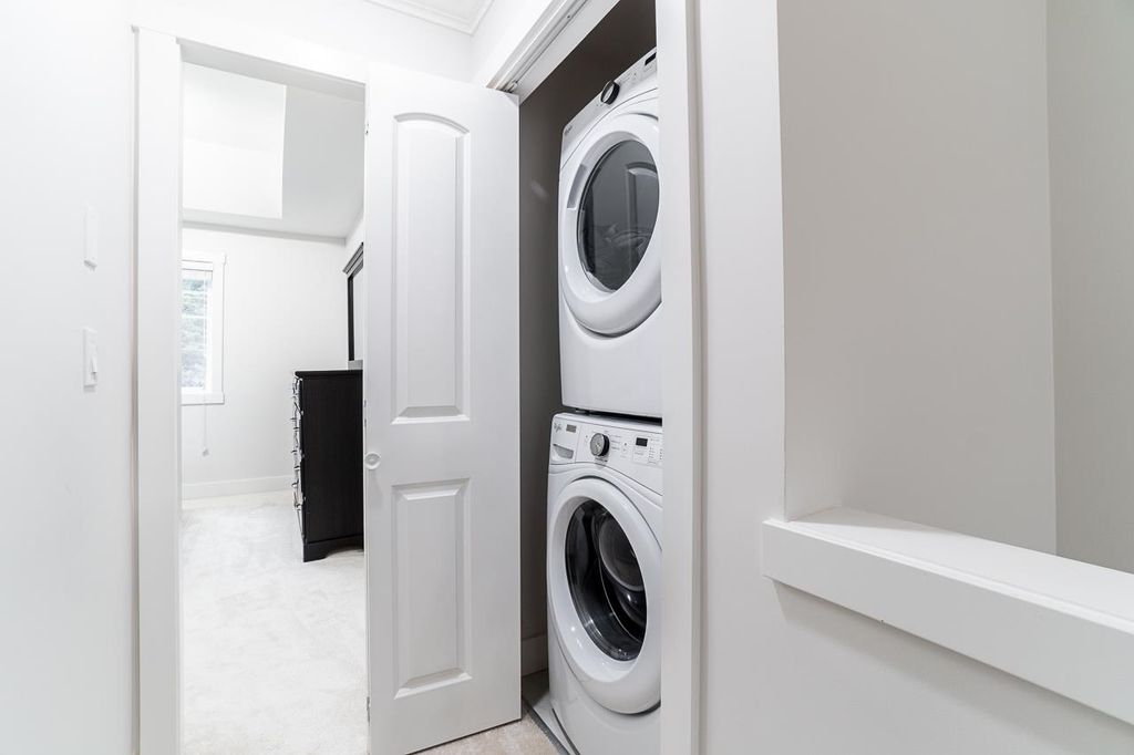 listing image 1109745960071489762