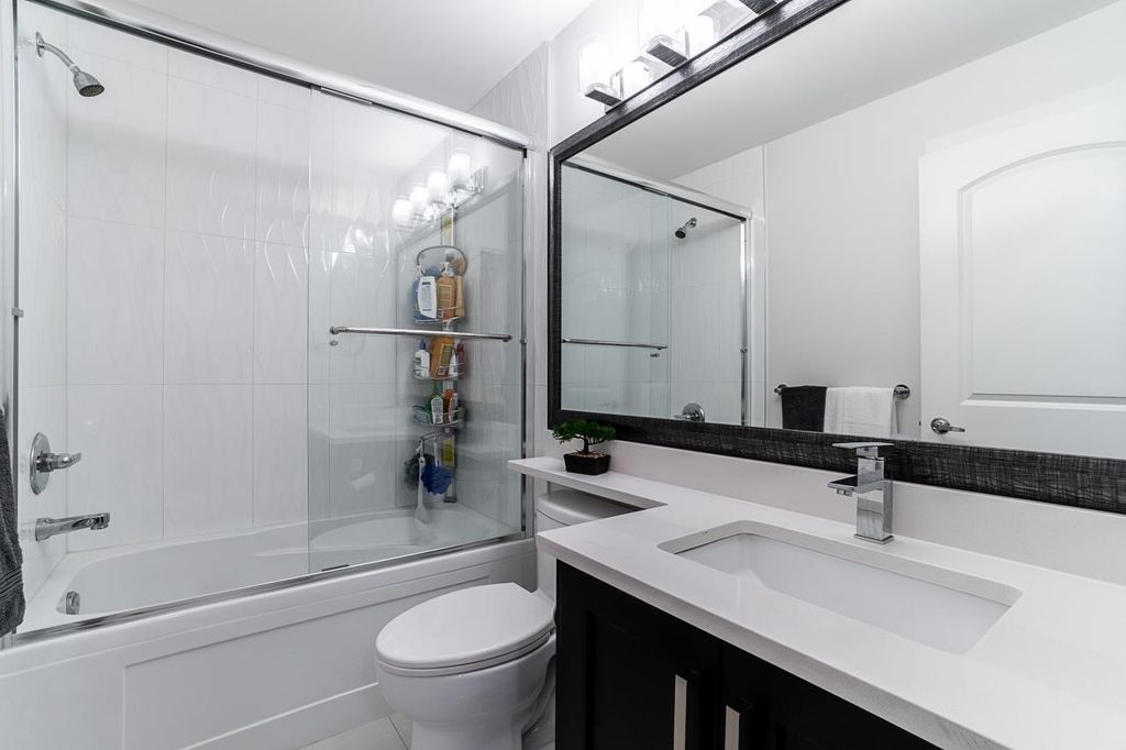 listing image 1106251848160064250