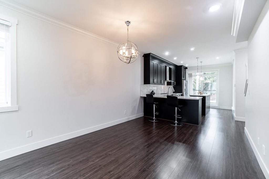 listing image 1106078160023405399