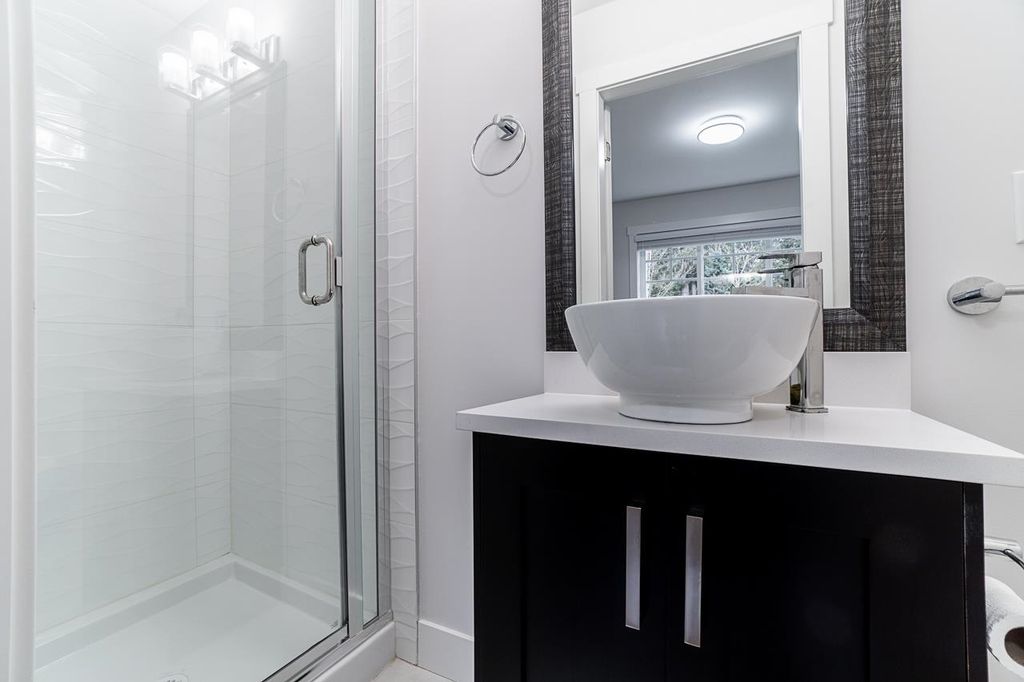 listing image 1104725171354162041