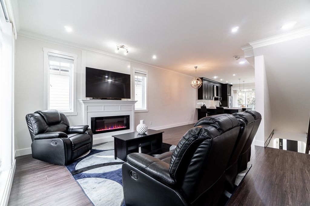 listing image 1108745703913917381