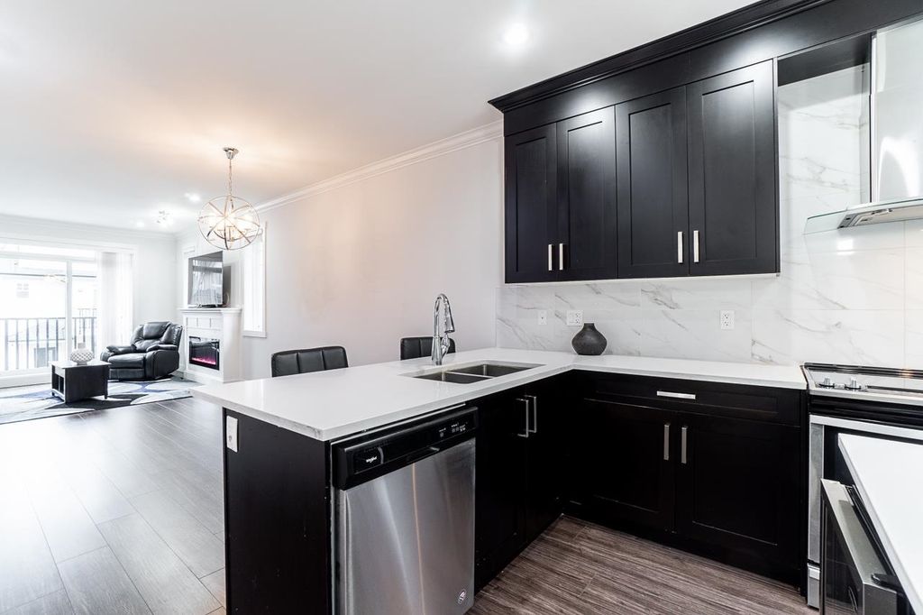 listing image 1103043133929957493