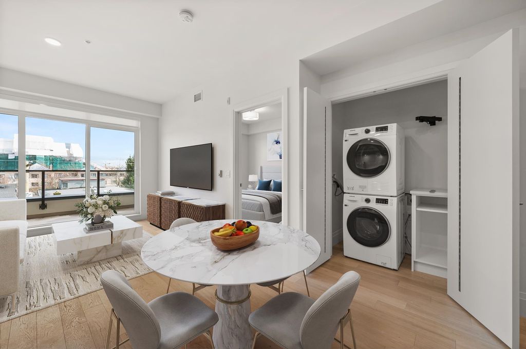 listing image 1102520970344635814