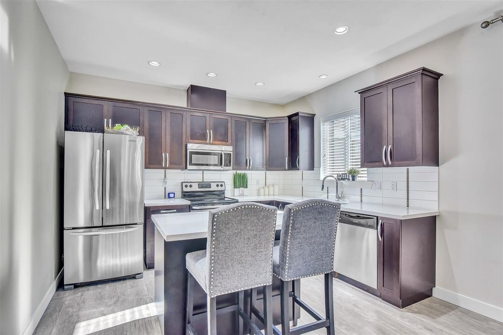 listing image 1108959390089310559