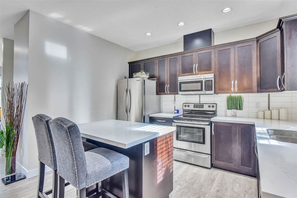 listing image 1104066004493095475