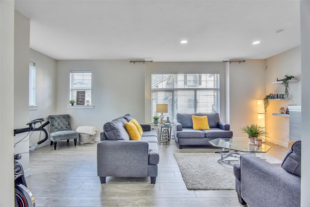 listing image 1106966180831349300