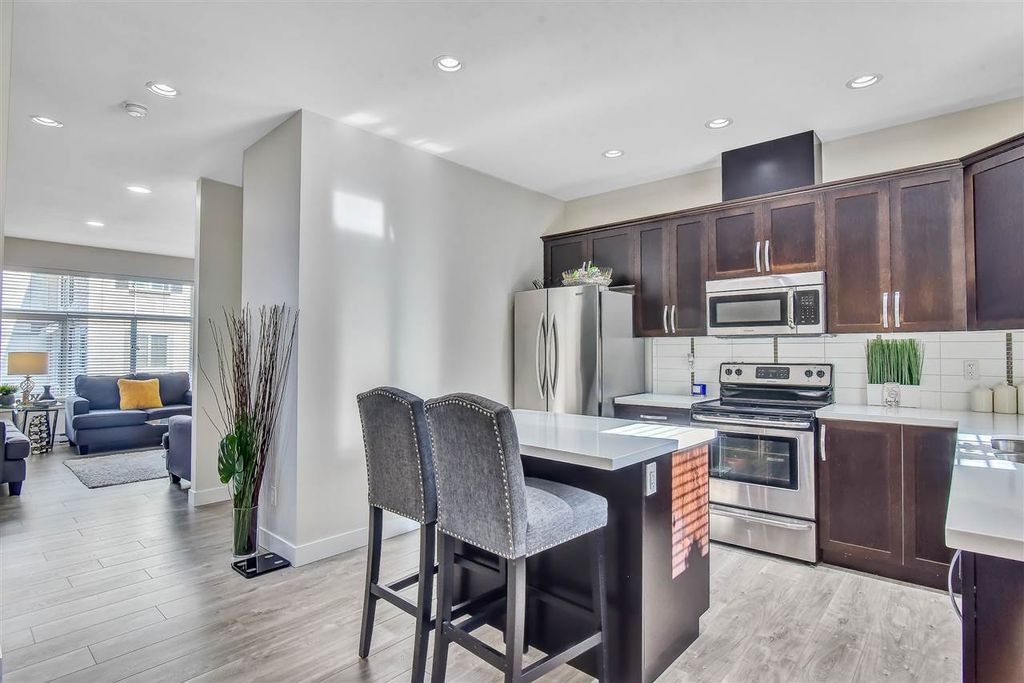 listing image 1105672295563621353