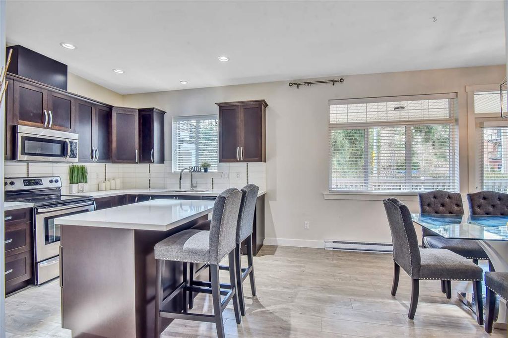 listing image 1103752197707440962