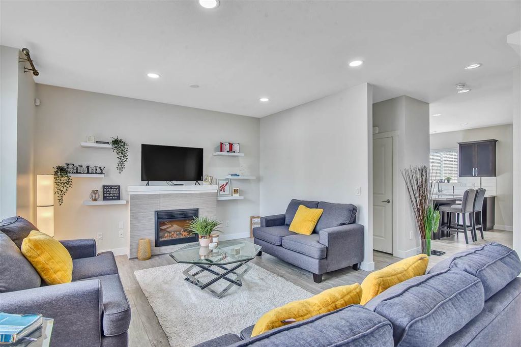 listing image 1105777039060817659