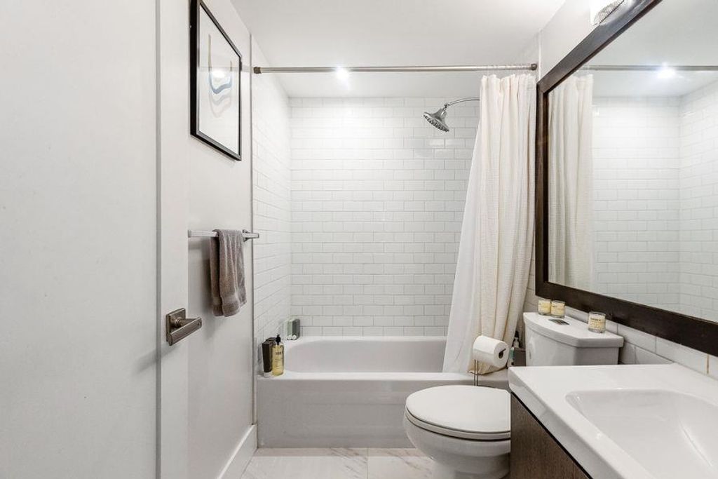 listing image 1108457265431952656