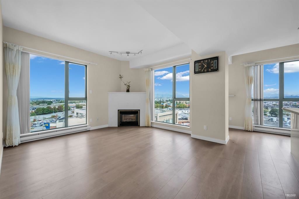listing image 1100567320857921734