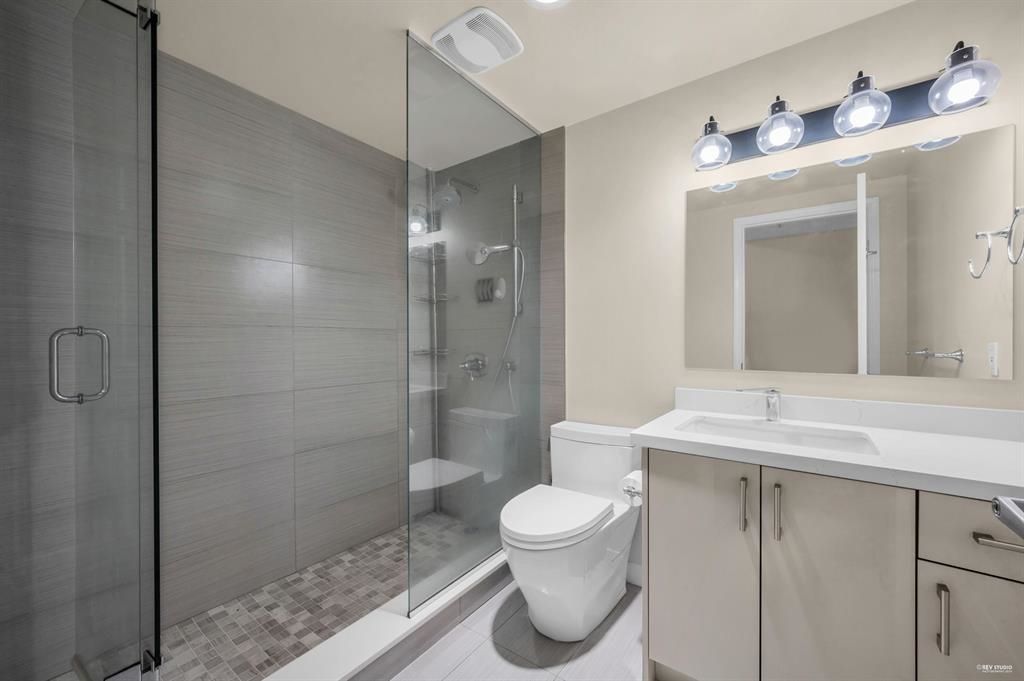 listing image 1104636321469054963