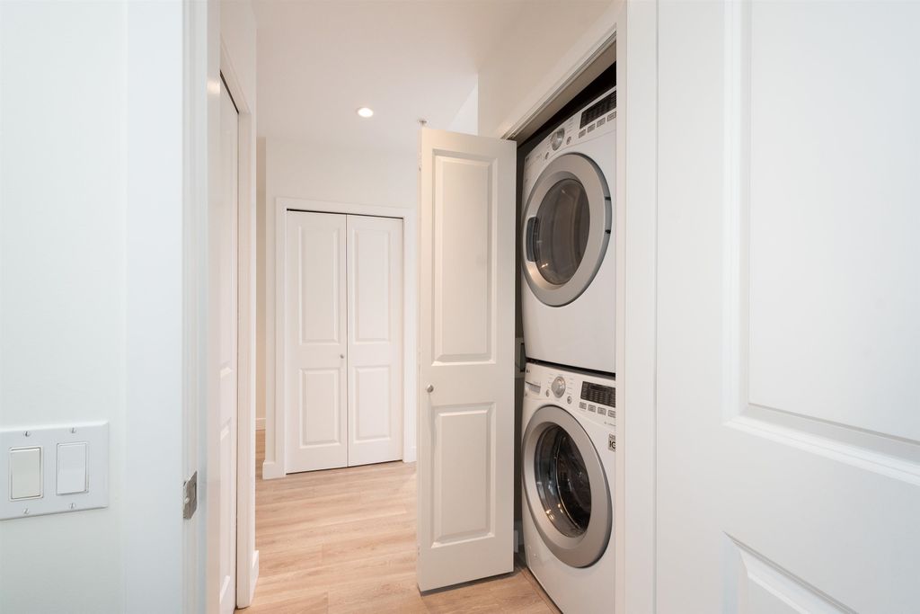 listing image 1100420351017277954