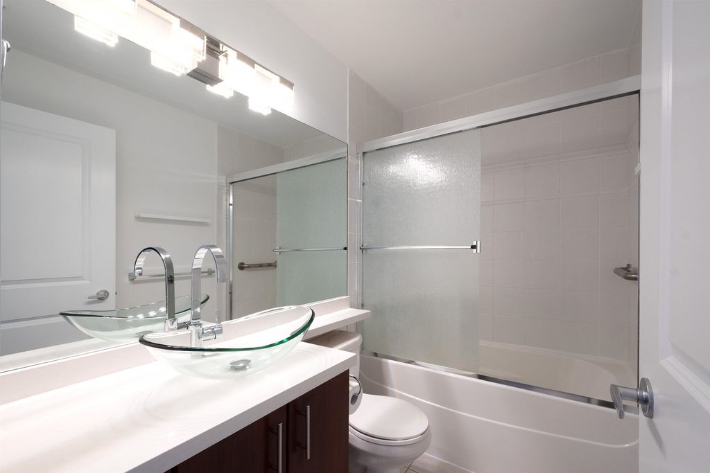 listing image 1105031615628321756
