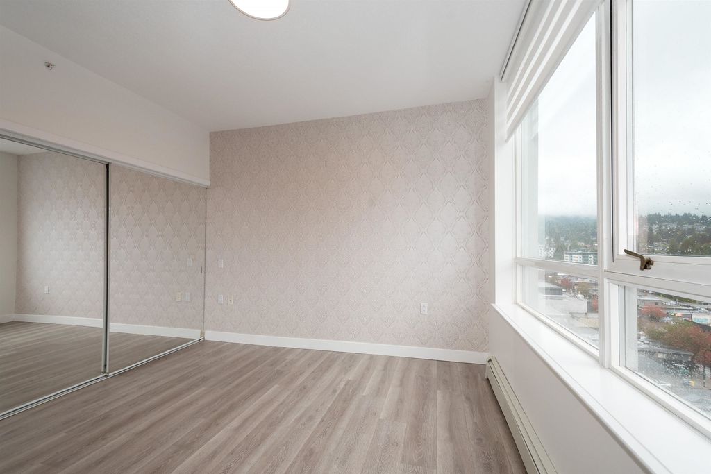 listing image 1108950504895363387