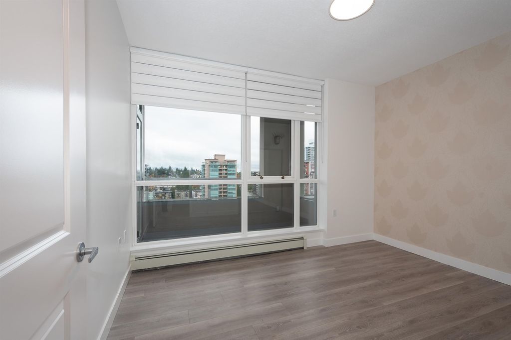 listing image 1102107427152556422