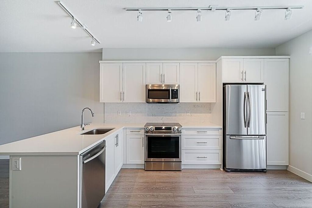 listing image 1103576217192418305