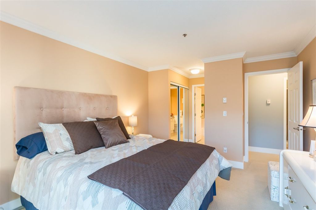 listing image 1104440510185970845