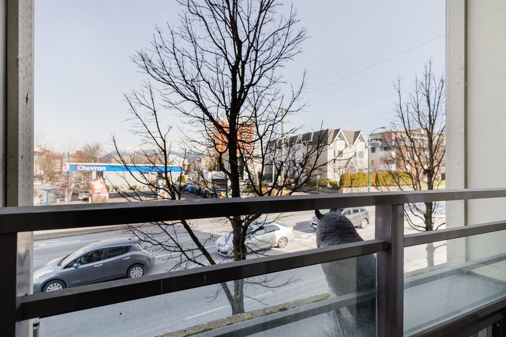 listing image 1103012158707988349