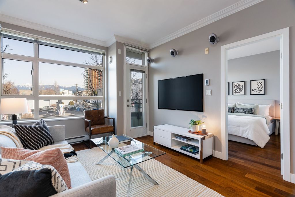 listing image 1106232828624791360