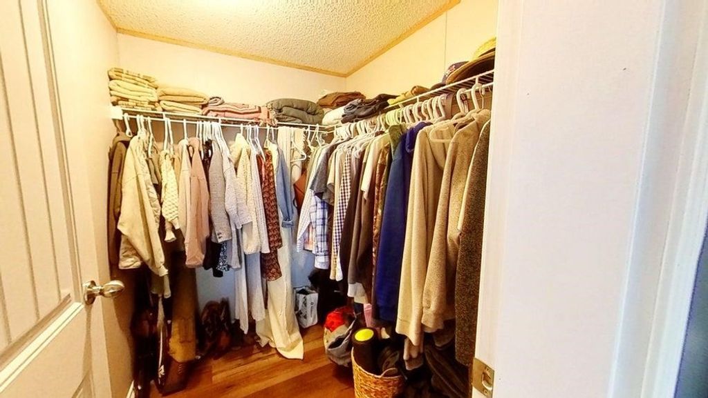 listing image 1101726975738104677