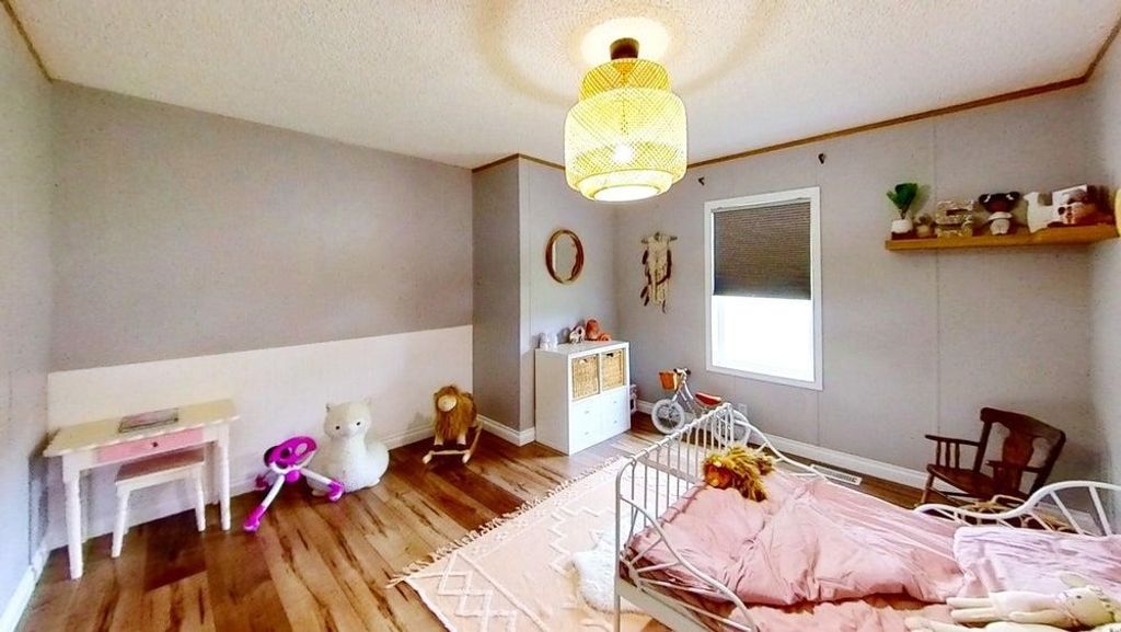 listing image 1103861604955355962