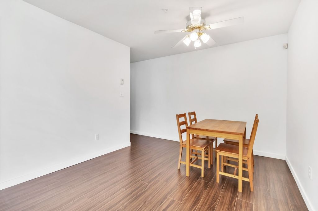 listing image 1100687875324470265