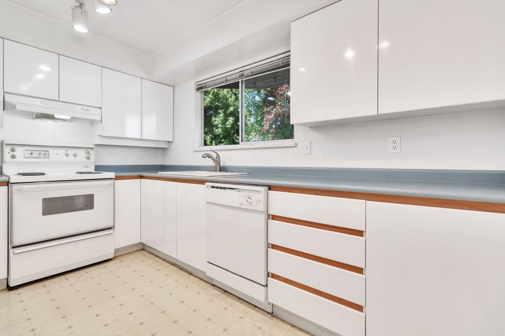 listing image 1103740972822544035