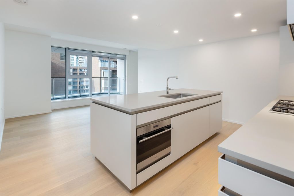 listing image 1103656549552095516