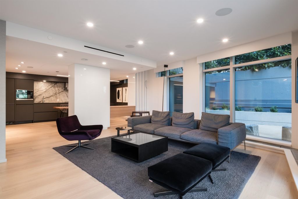 listing image 1109684212127872967