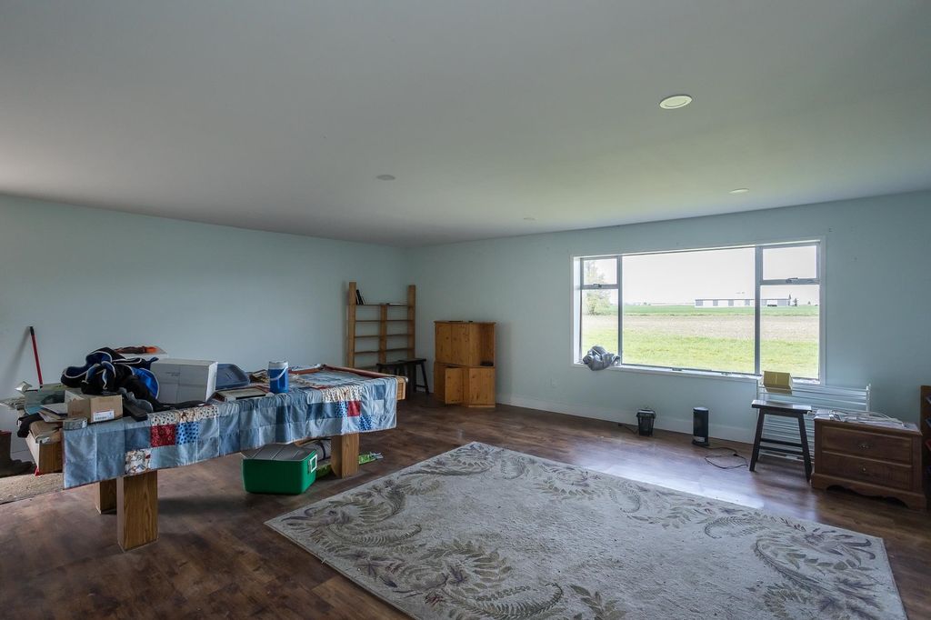 listing image 1106074030997399386