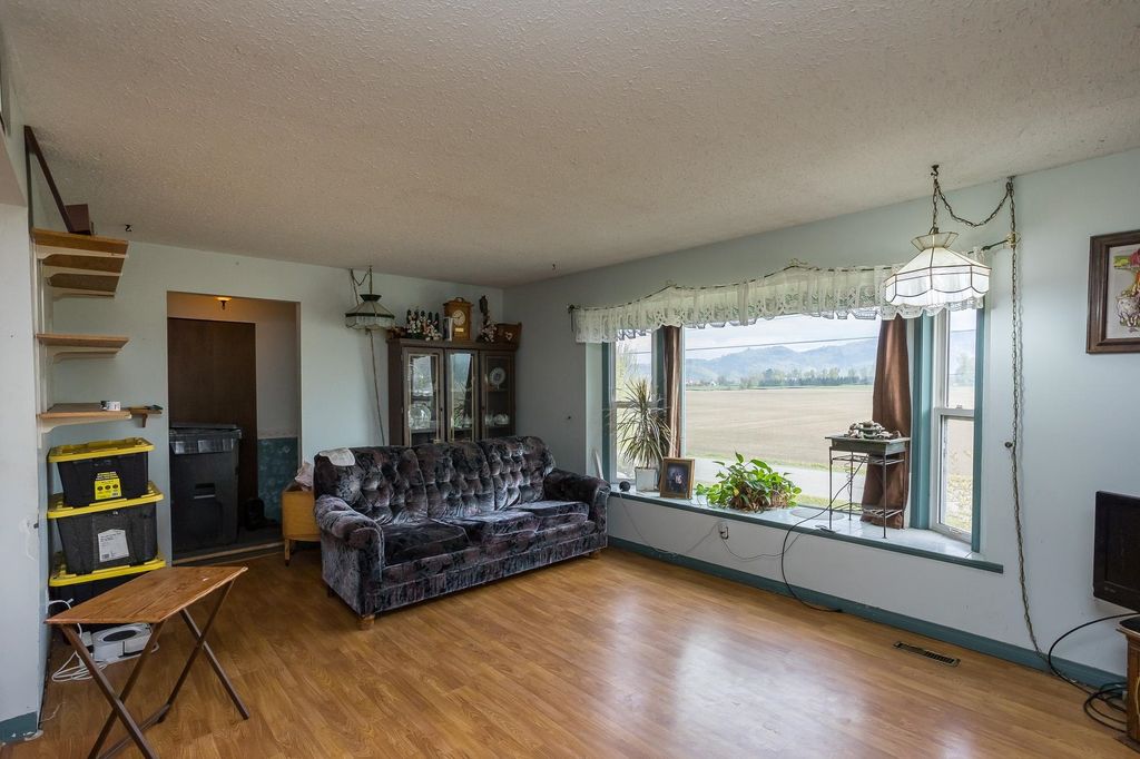 listing image 1103784888386417675